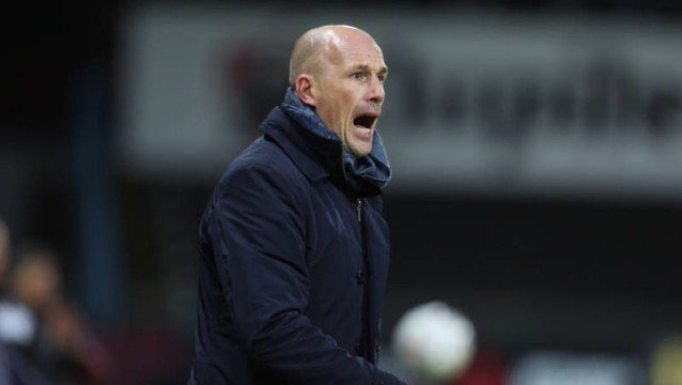 Στην Γκενκ βρίσκονται                               με «κλειστά μάτια»