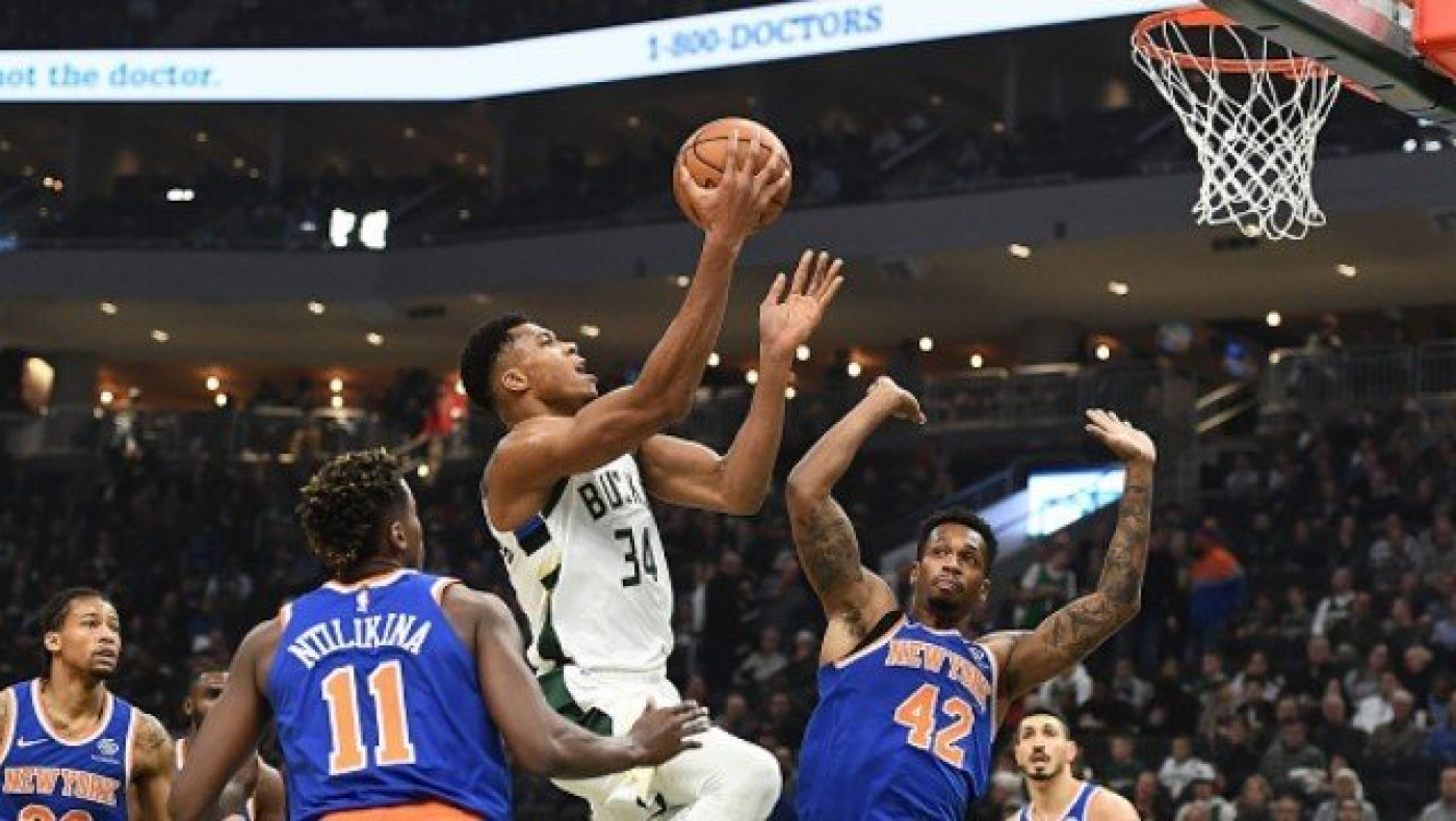 Με σπασμένα φρένα Μπακς και Αντετοκούνμπο        (vid)