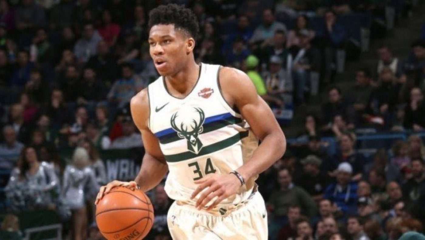 Ελαμψε ο Αντετοκούνμπο στην πρεμιέρα           (video)