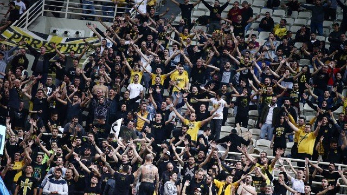 Οι ΑΕΚτσήδες τρολάρουν τους ΠΑΟΚτσήδες με…καλαμάκι (pic)