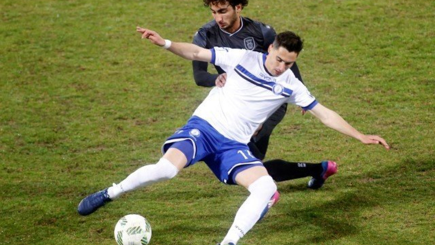 Εγινε πατέρας                           ο Γιάννης Πασάς