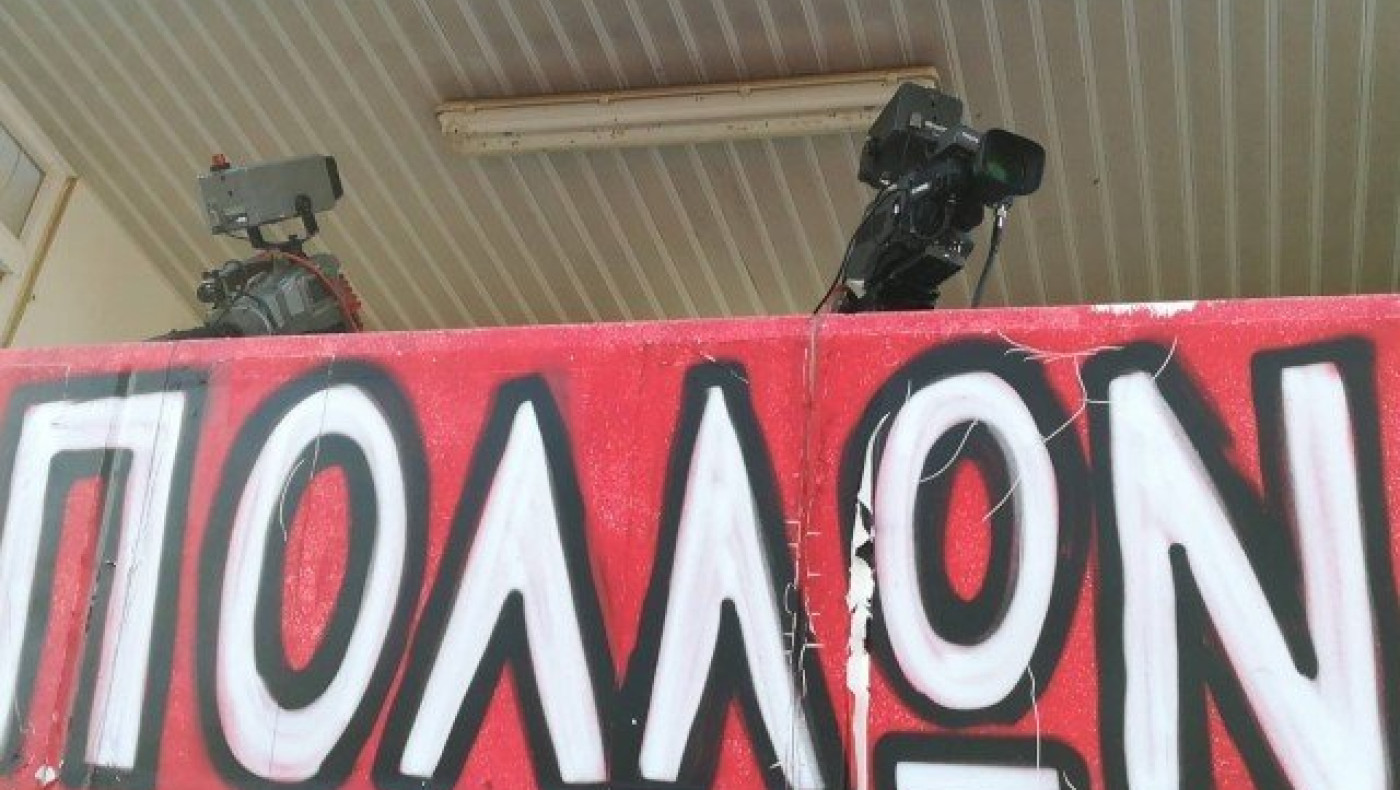 Επίθεση μελισσών στο μπουθ της Cosmote TV στην Καλαμαριά (pic & vid)