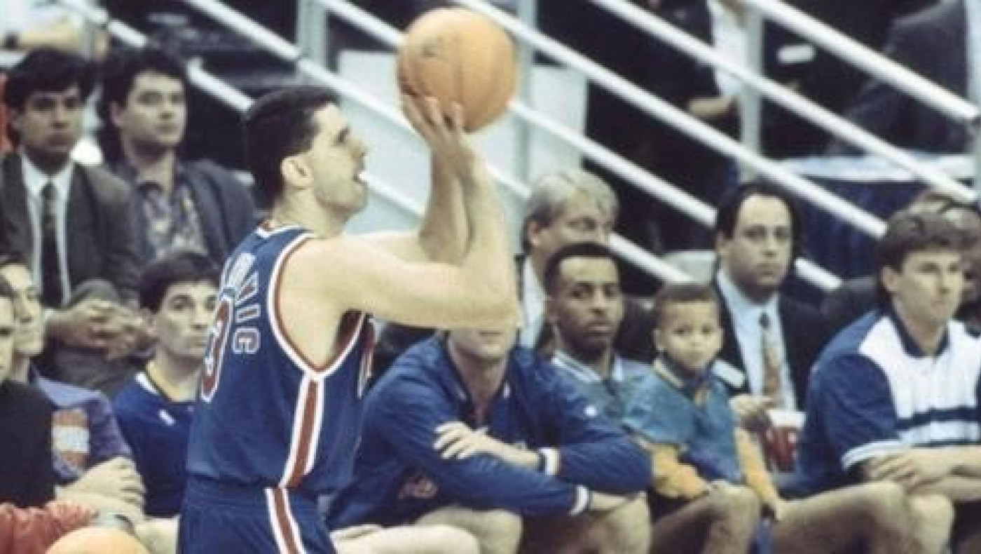 ΕΚΠΛΗΚΤΙΚΗ ΦΩΤΟΓΡΑΦΙΑ! Ποιος ΝΒΑer είναι ο μικρός που θαυμάζει τον Ντράζεν