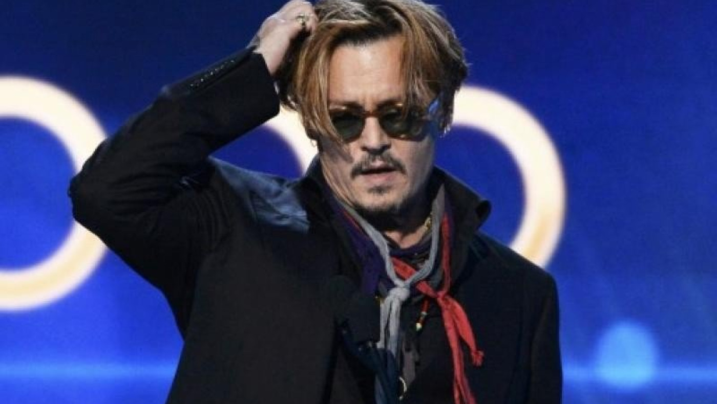 «Τύφλα» στη σκηνή ο Johnny Depp! (VIDEO)