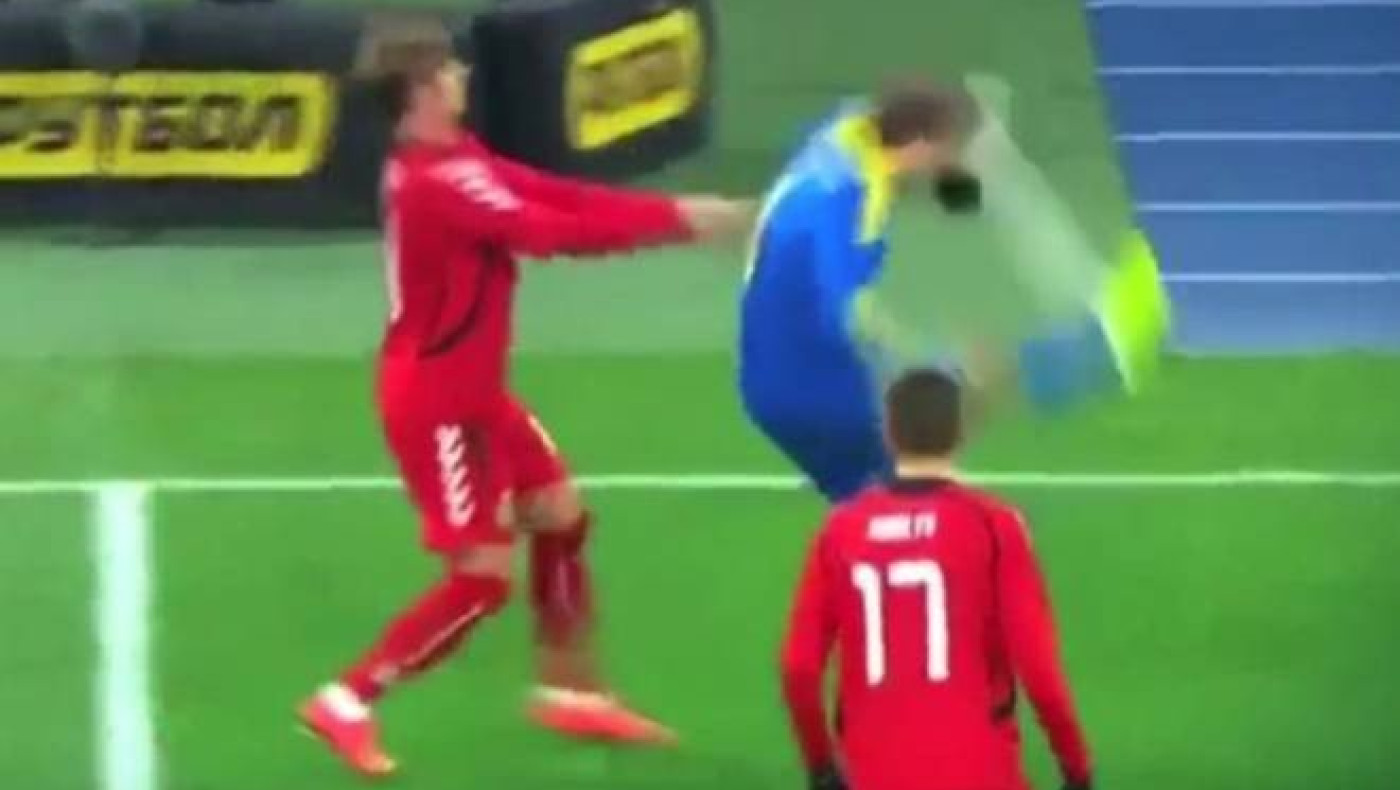 Ουκρανία: Κλώτσησε την μπάλα στο... πρόσωπό του! (video)