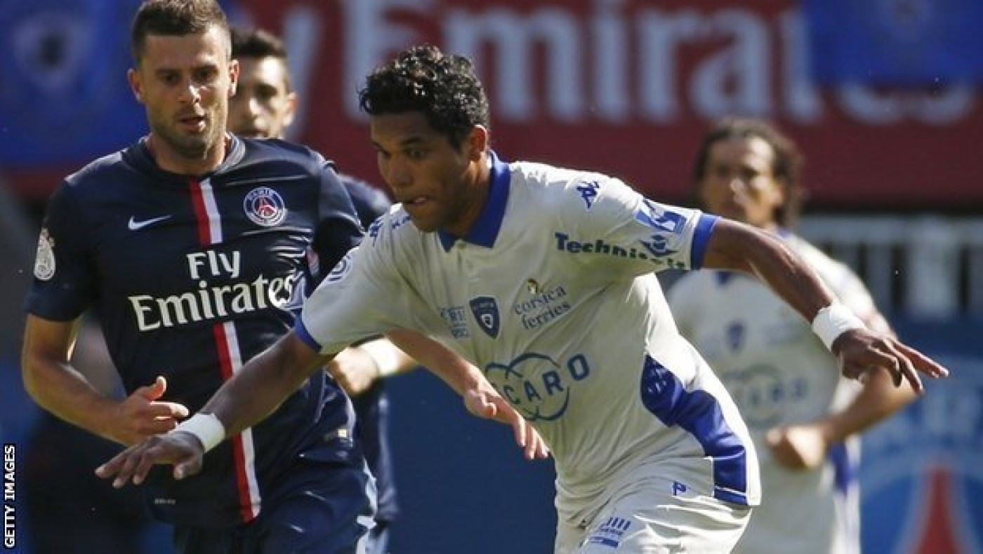 Ένα μήνα φυλάκισης και 200.000 ευρώ πρόστιμο για τον Μπραντάο