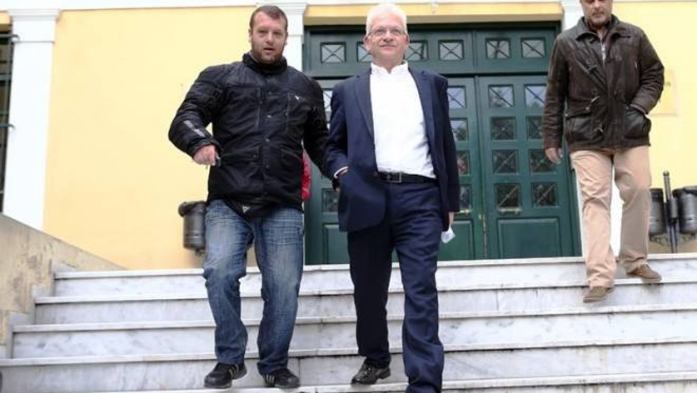 Κλειστά στόματα!