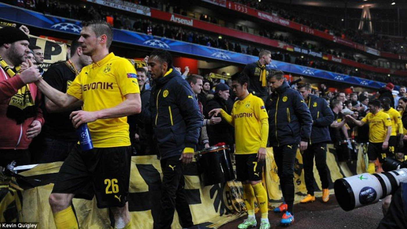 Δεν ξέχασαν τους φιλάθλους οι παίκτες της Ντόρτμουντ