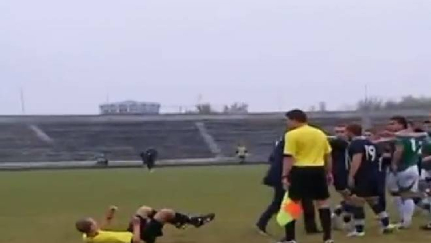 Ποδοσφαιριστής γρονθοκόπησε διαιτητή στην Ουκρανία (vid)