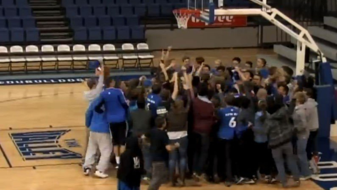 Απίθανο καλάθι - Απίστευτοι πανηγυρισμοί (video)