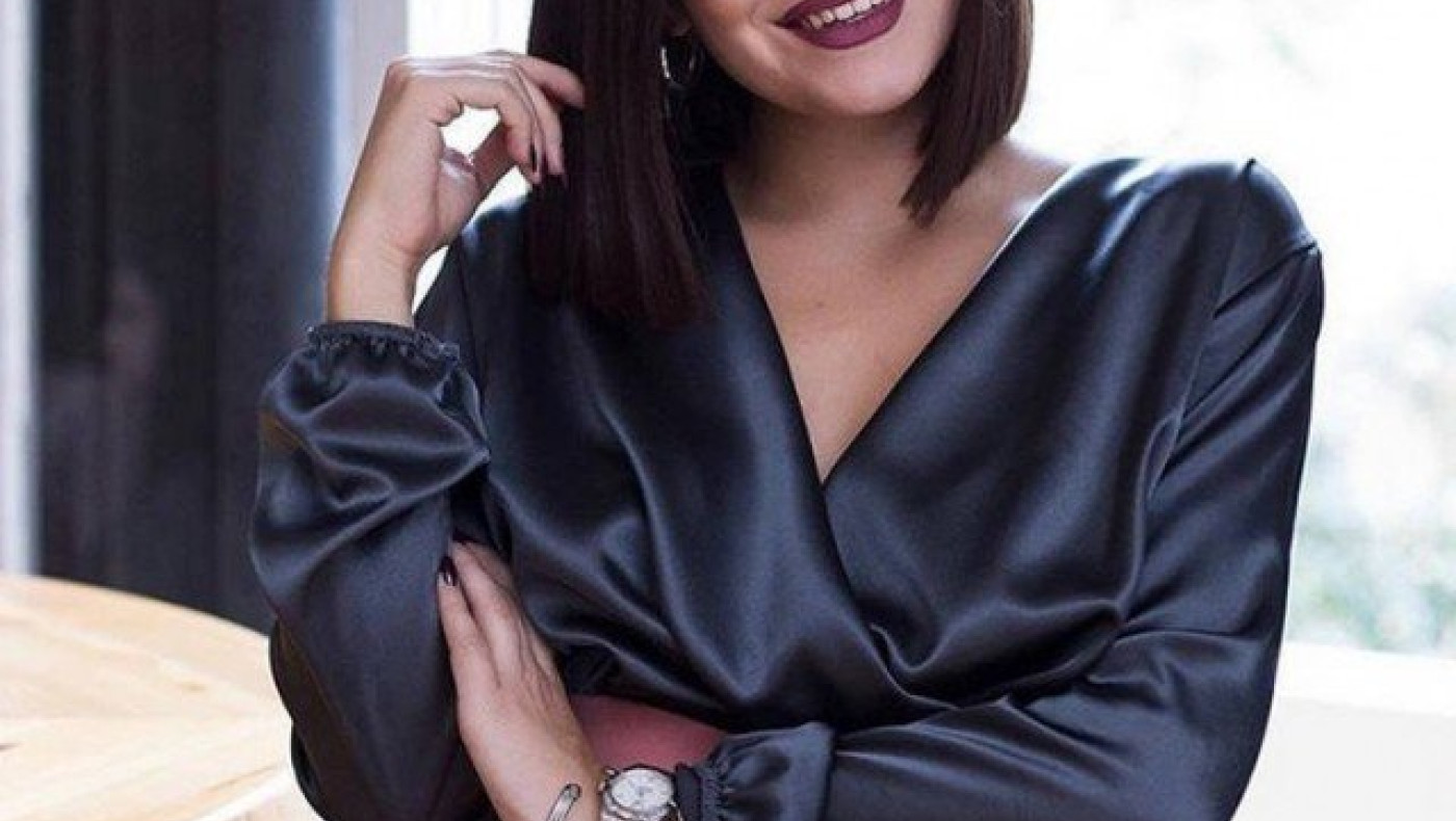 Αυτή είναι η εντυπωσιακή κόρη του Τζον Κόρφα (pics)