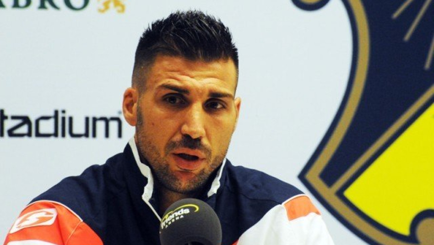 Το δέλεαρ για Σωκράτη   Φυτανίδη από... τα Εμιράτα