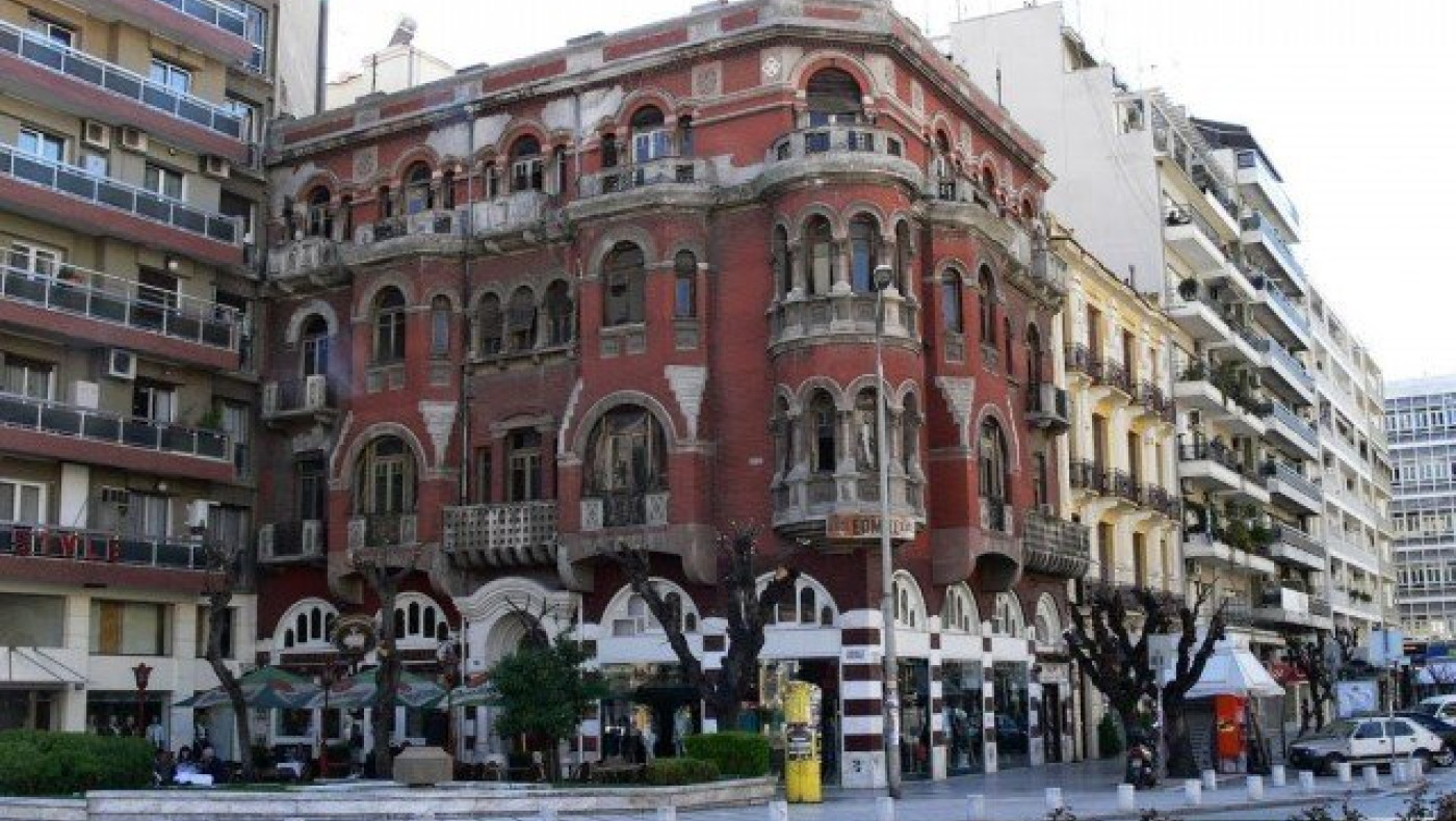 EKTAKTO - Θεσσαλονίκη: Πτώση εργάτη από σκαλωσιά στο «Κόκκινο Σπίτι»