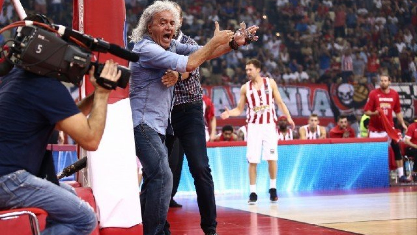 Αθάνατη Ελλάδα,                                αθάνατη παράγκα