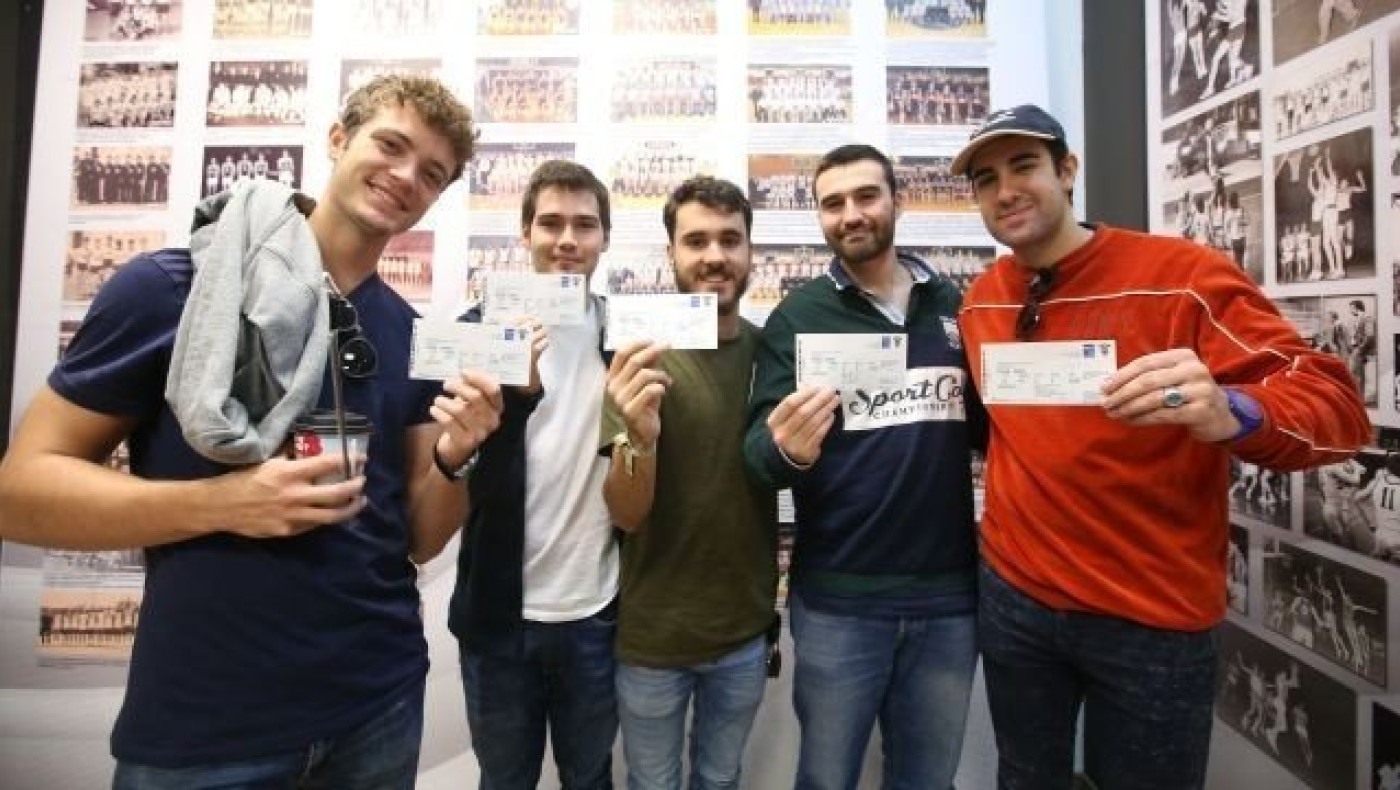 Ισπανοί φοιτητές                            στο ΠΑΟΚ-Αρης