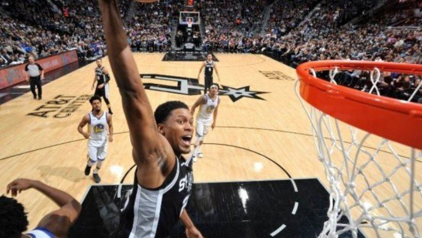 Top 10: Τριπλός ΛεΜπρόν και στην κορυφή ο Γκέι (vid)