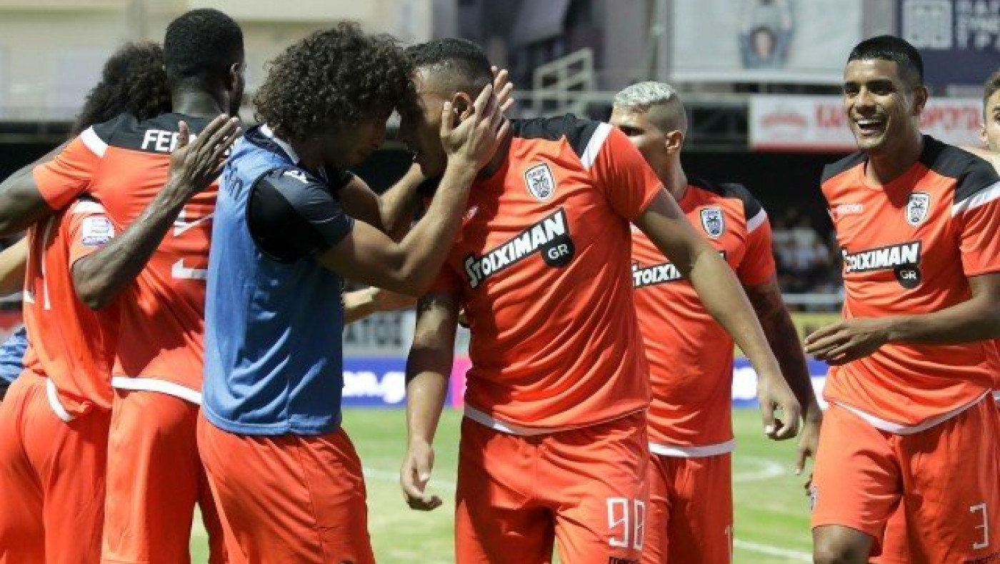 Το δώρο του                         Ουάρντα  στον Λέο Ζαμπά! (pic)