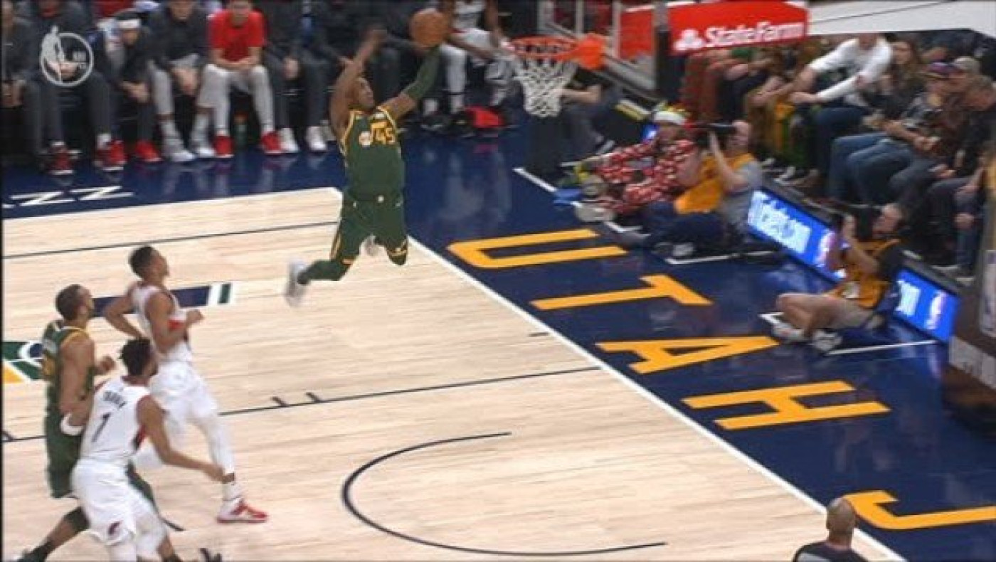 Top 10: Κορυφή με τρελό alley-oop ο Μίτσελ, «διπλός» ο Γιάννης (vid)