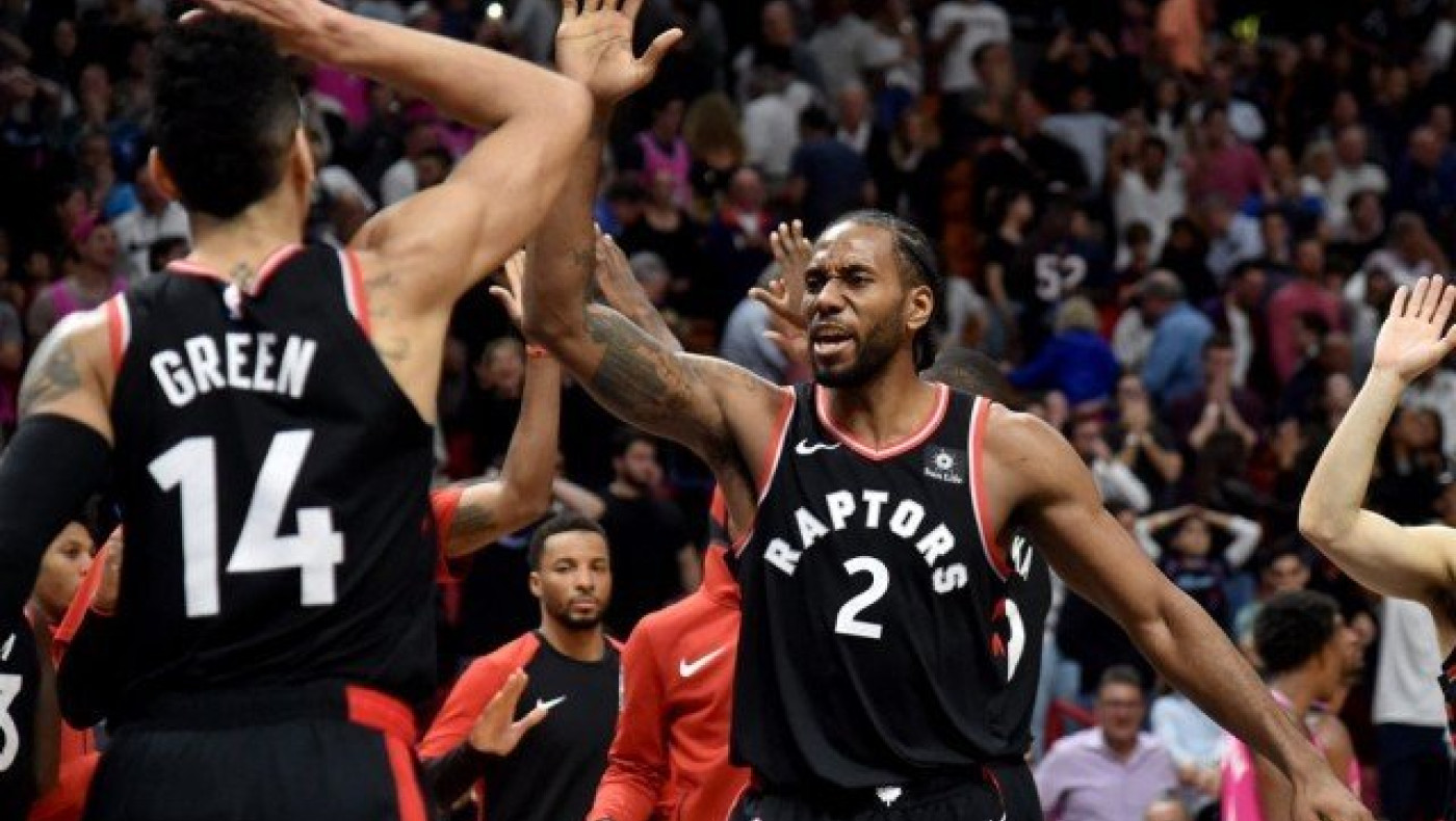 Ματσάρα στο Μπρούκλιν, νίκες Ράπτορς για Σπερς και Πέισερς (vids)