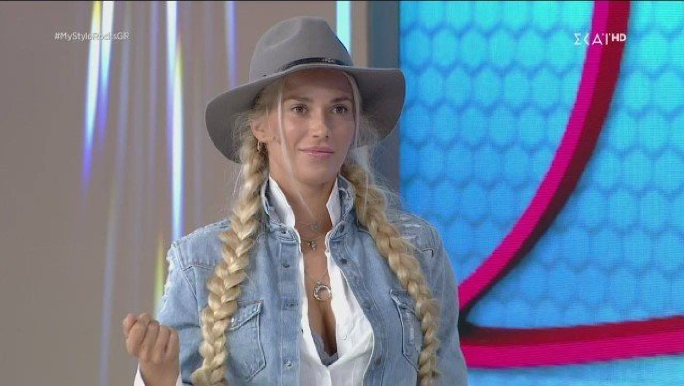 Συγκλονίζει η εικόνα της Βικτώριας Καρύδα σε έξοδο στον Πειραιά