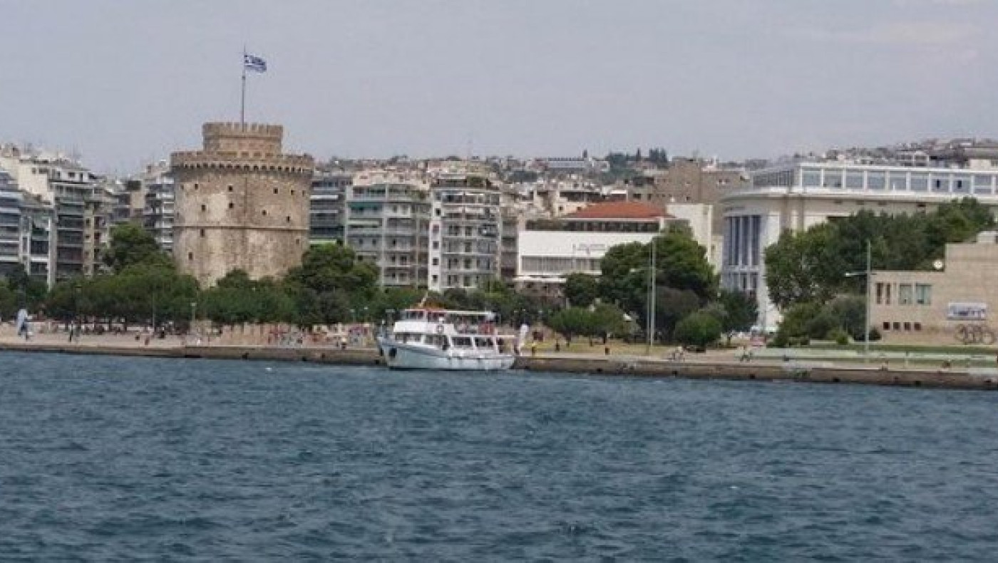 Θεσσαλονίκη: Νεαρός έπεσε στον                                Θερμαϊκό