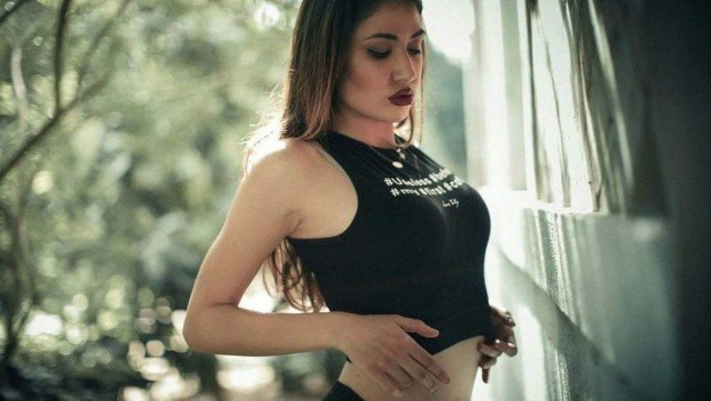 Η Έλενα Κρεμλίδου έριξε το         διαδίκτυο! (ΒΙΝΤΕΟ)