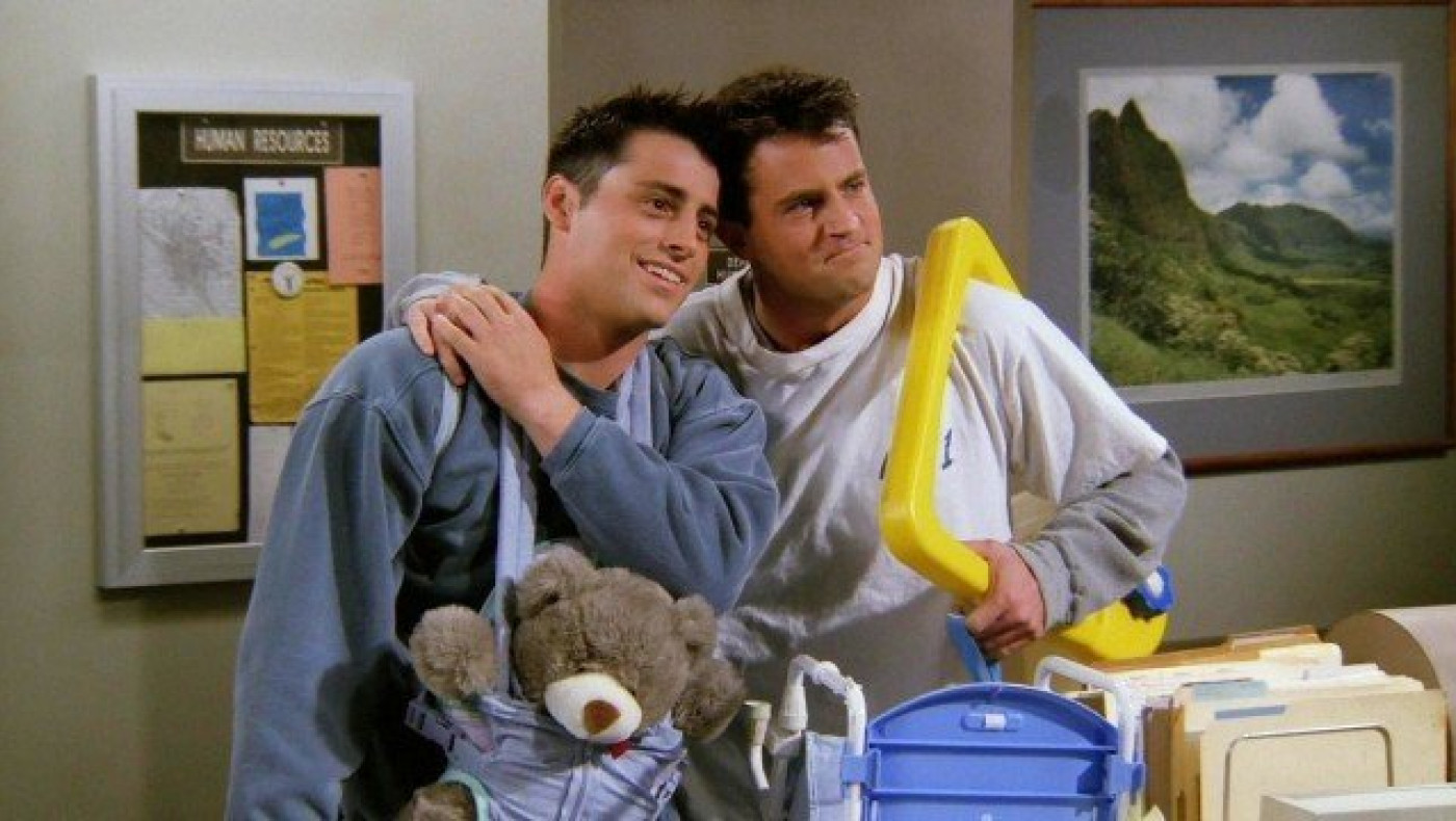 Τελικά πόσα λεφτά χρωστάει ο Joey στον Chandler από τα «Φιλαράκια»;