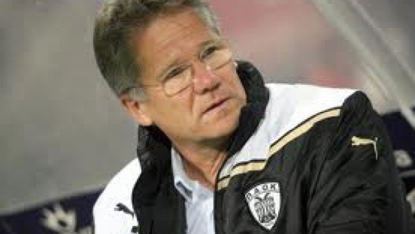 Μπουκάλια και αντικείμενα στον Μπόλονι στην Αλ Ιτιχάντ (vid)