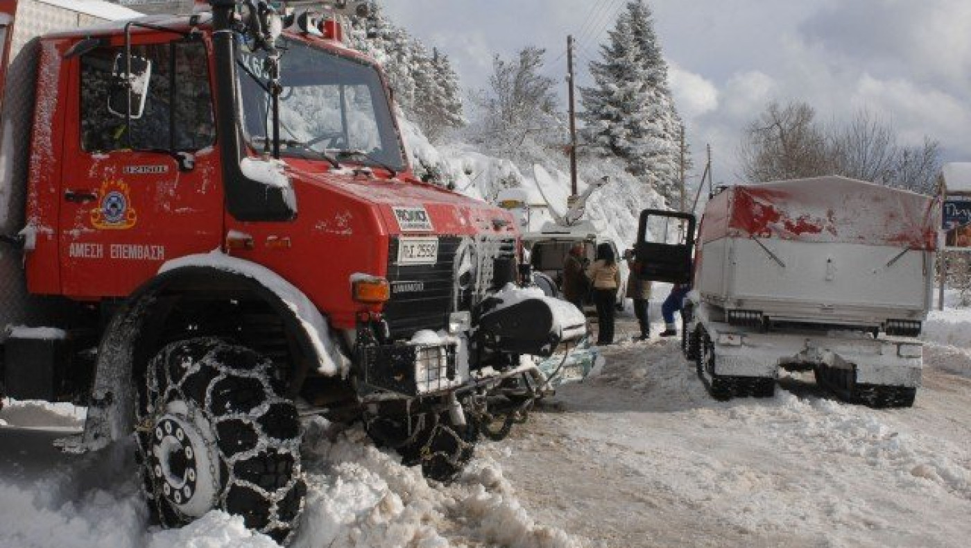 Η Πυροσβεστική μετέφερε 30 νεφροπαθείς στη Θεσσαλονίκη λόγω χιονιά