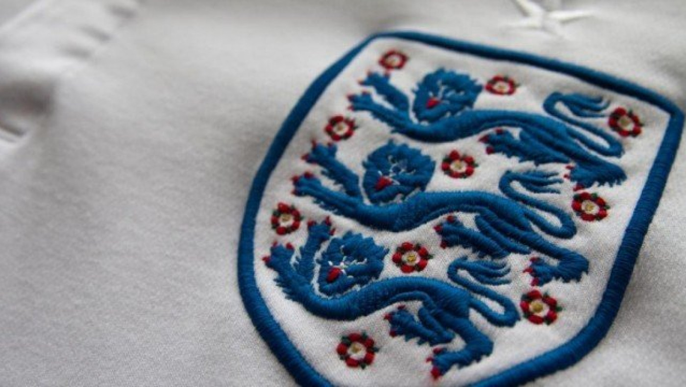 Άγγλος διεθνής πιάστηκε να                 κάνει χρήση κοκαΐνης!