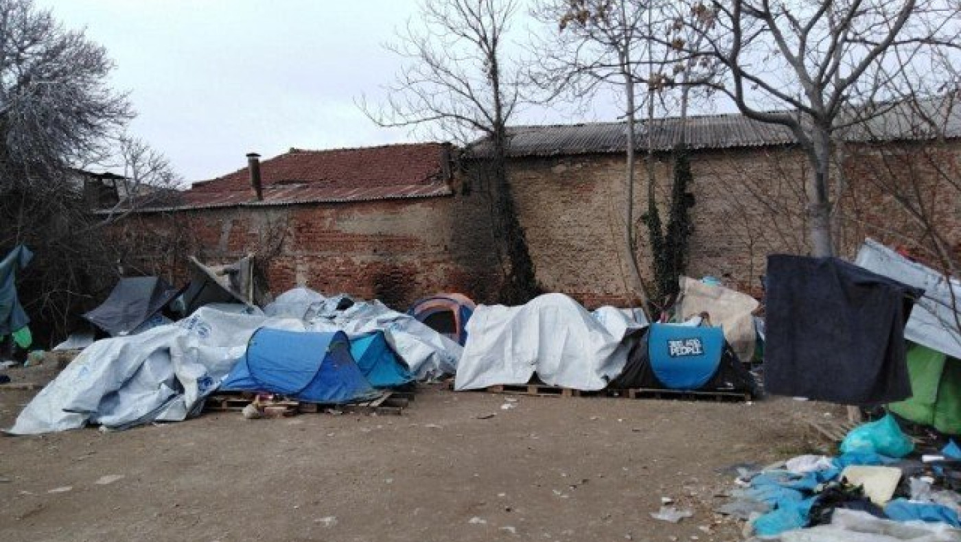 Θεσσαλονίκη: Άτυπος καταυλισμός προσφύγων κοντά στα Δικαστήρια (ΦΩΤΟ)