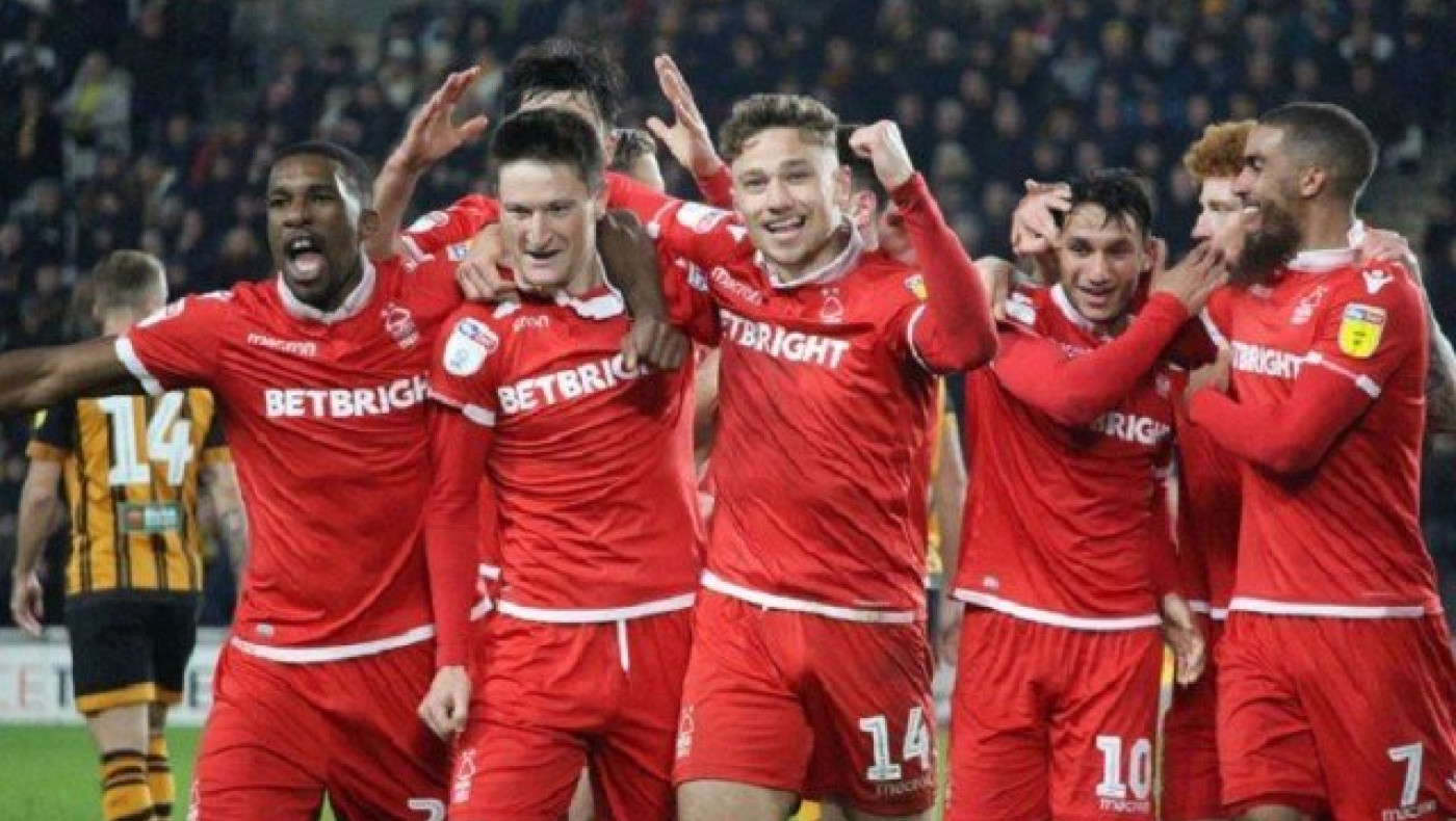 Πολλά τα φαβορί, πολλές και                               οι ισοπαλίες