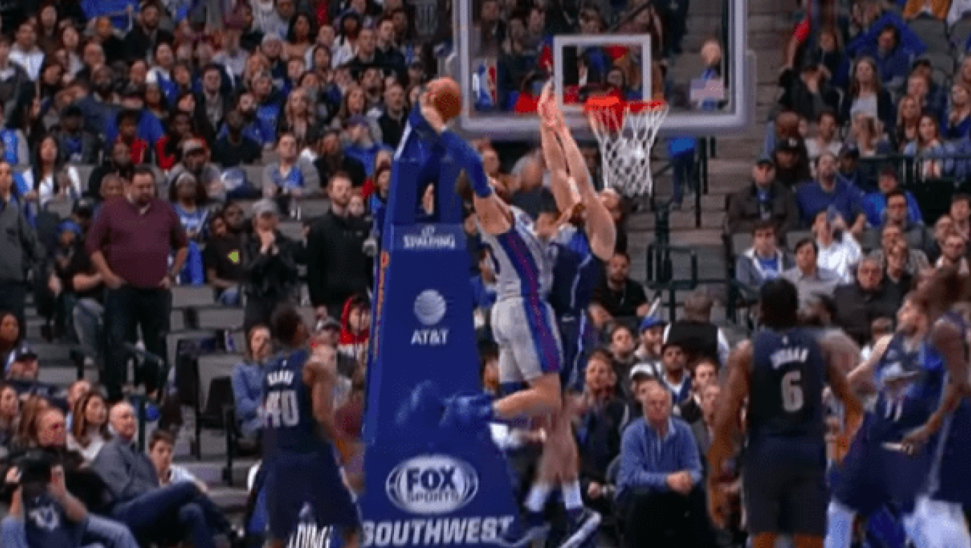 Top 10: Κορυφή η απίστευτη «πτήση» του Γκρίφιν (vid)