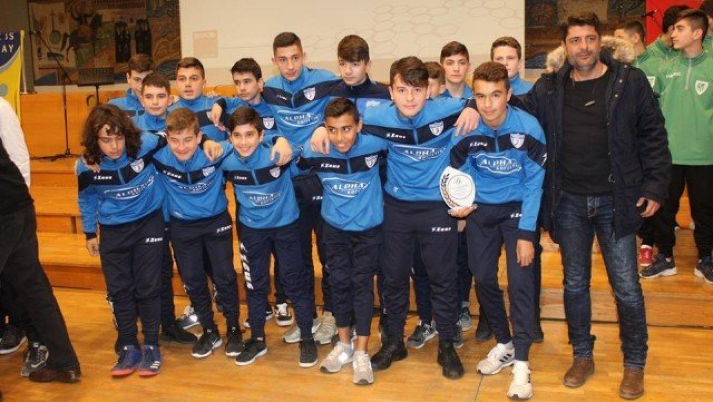 Βραβεύσεις για την Ακαδημία του Ντίνου                            Κούη