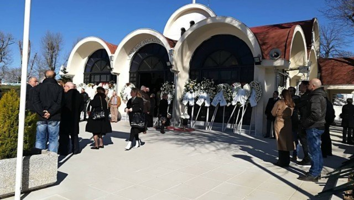 Παρουσία Καραμανλή, Λαυρεντιάδη η κηδεία Λαζαρίδη (pics & vids)