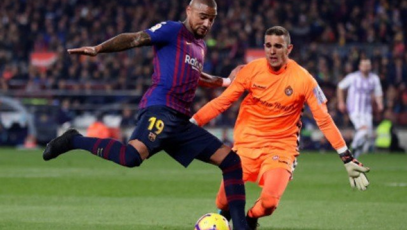 Του άνοιξαν το σπίτι την ώρα που έκανε ντεμπούτο με τη Μπαρτσελόνα