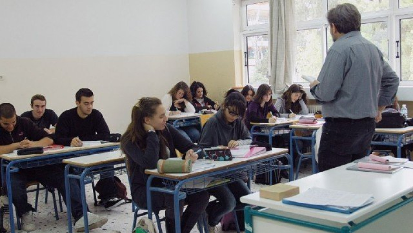 Πάτρα: Ανελέητο ξύλο ανάμεσα σε δύο μαθητές και τον καθηγητή (ΒΙΝΤΕΟ)