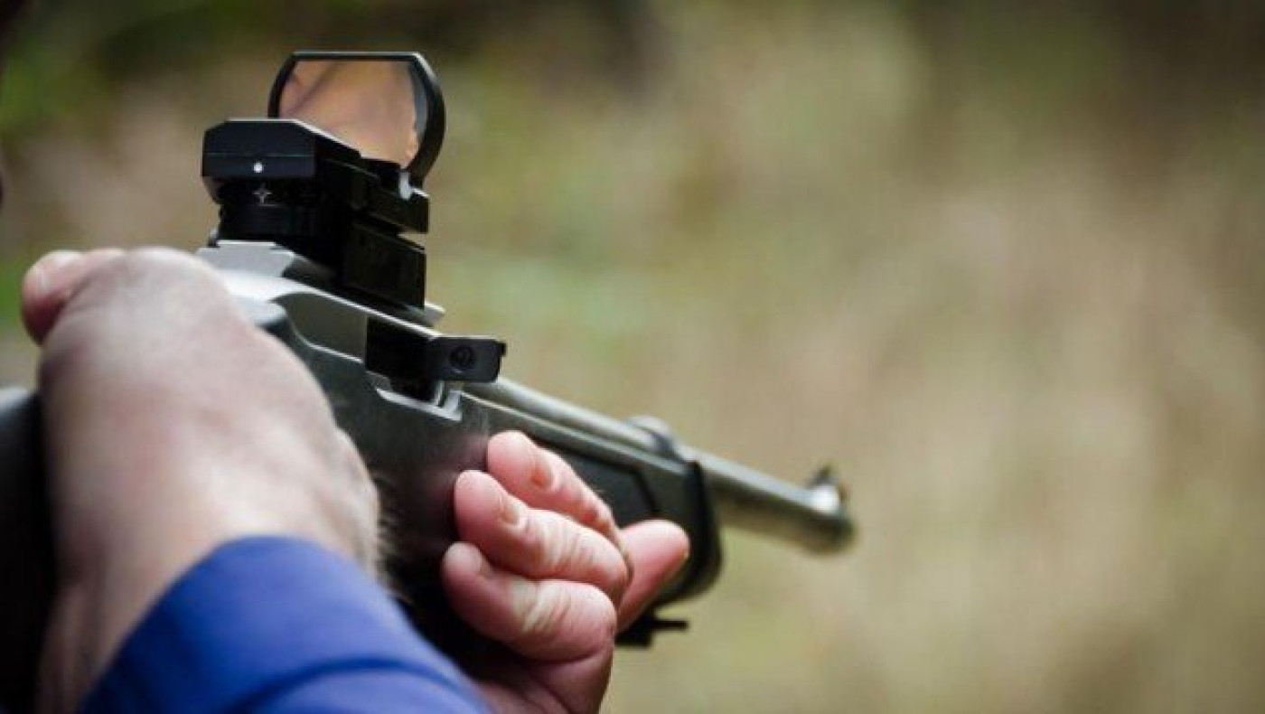 Θεσσαλονίκη: Μπήκε με καραμπίνα σε επιχείρηση και άρχισε να πυροβολεί!