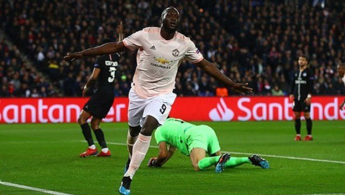 ΕΠΟΣ Γιουνάιτεντ στο Παρίσι και σπίτι της η       Παρί!