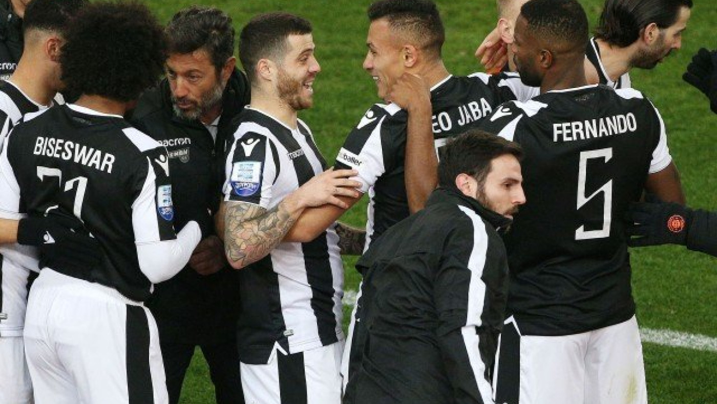 Τώρα πλέον λείπουν μόνο 14 βαθμοί  κι ας κερδίζει παντού ο Ολυμπιακός