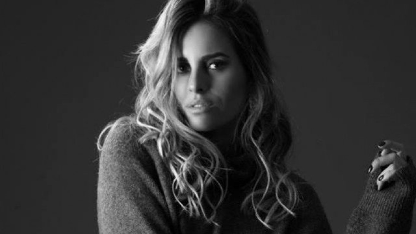 Ασπρόμαυρο πάρτι για χάρη της κυρίας Ρέι     (vids)