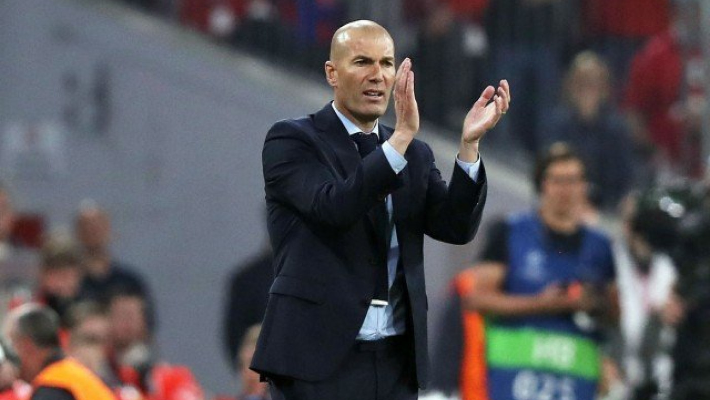 Της κακομοίρας:              Πρώτος μάγκας ο Ζιντάν