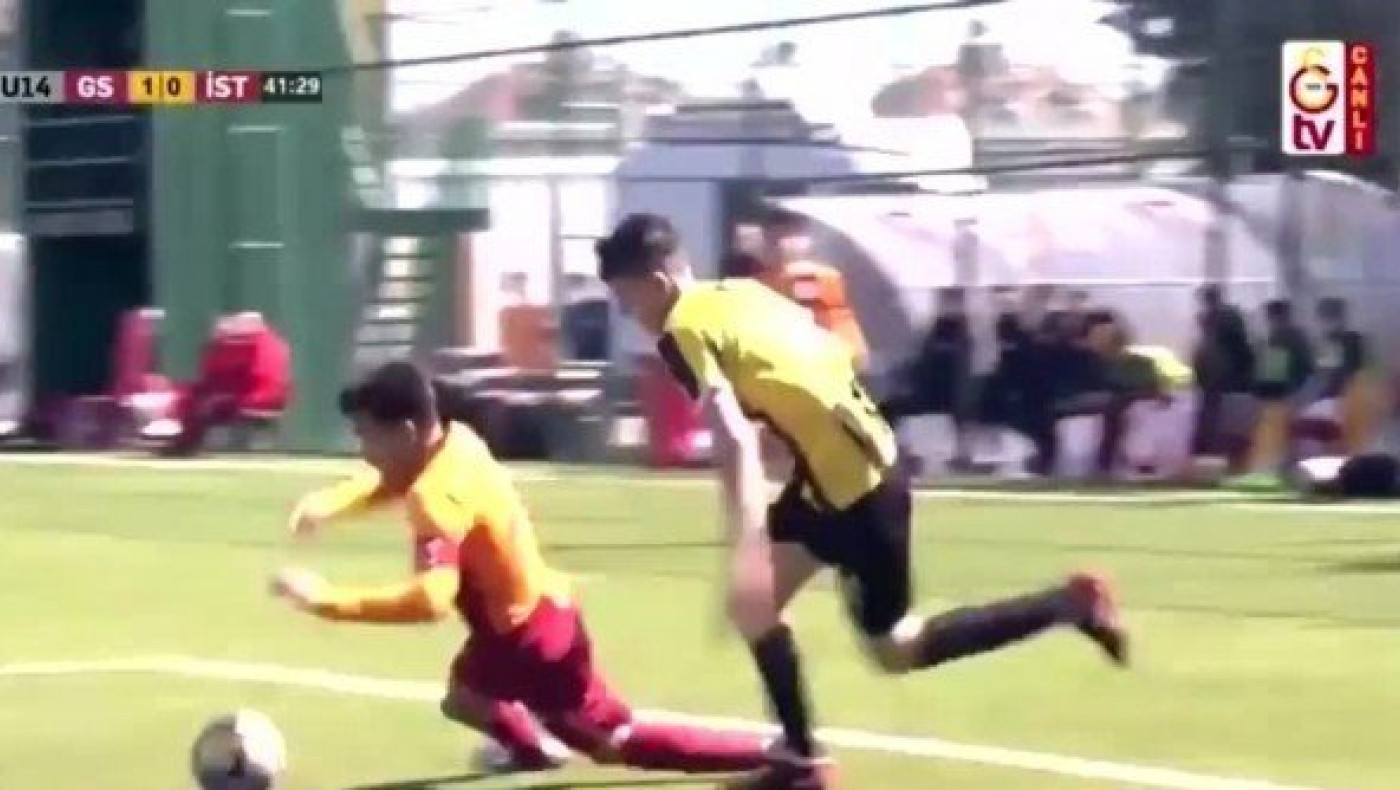 Έδωσε ανύπαρκτο πέναλτι σε πιτσιρικά και δείτε τι έκανε!(vid)