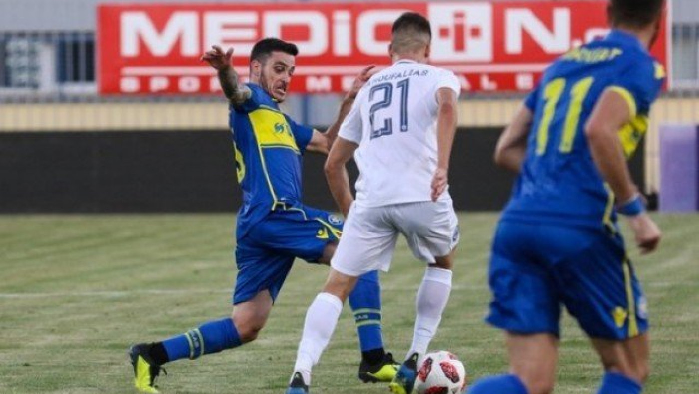 Στο Χ η Τζένοα, στο Χ η Παλέρμο,              στο διπλό η Γκλάντμπαχ