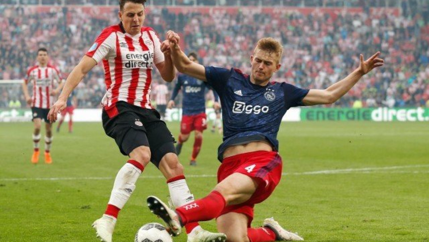 Ντε Λιχτ: «Μπορεί να πάω στην Γιουβέντους, με θέλουν πολλές ομάδες»