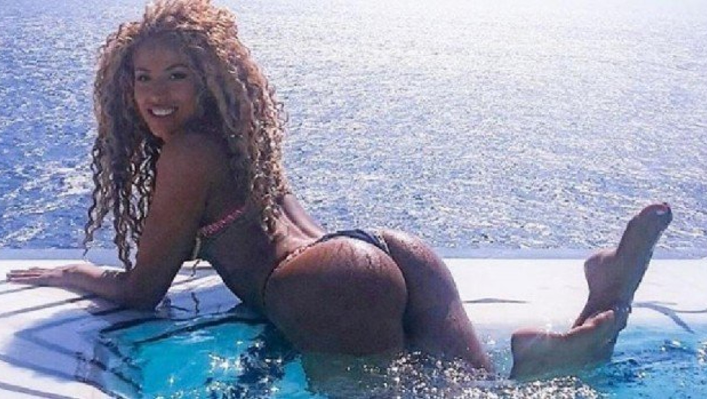 Η χορεύτρια που             σε...αποτελειώνει! (pics)