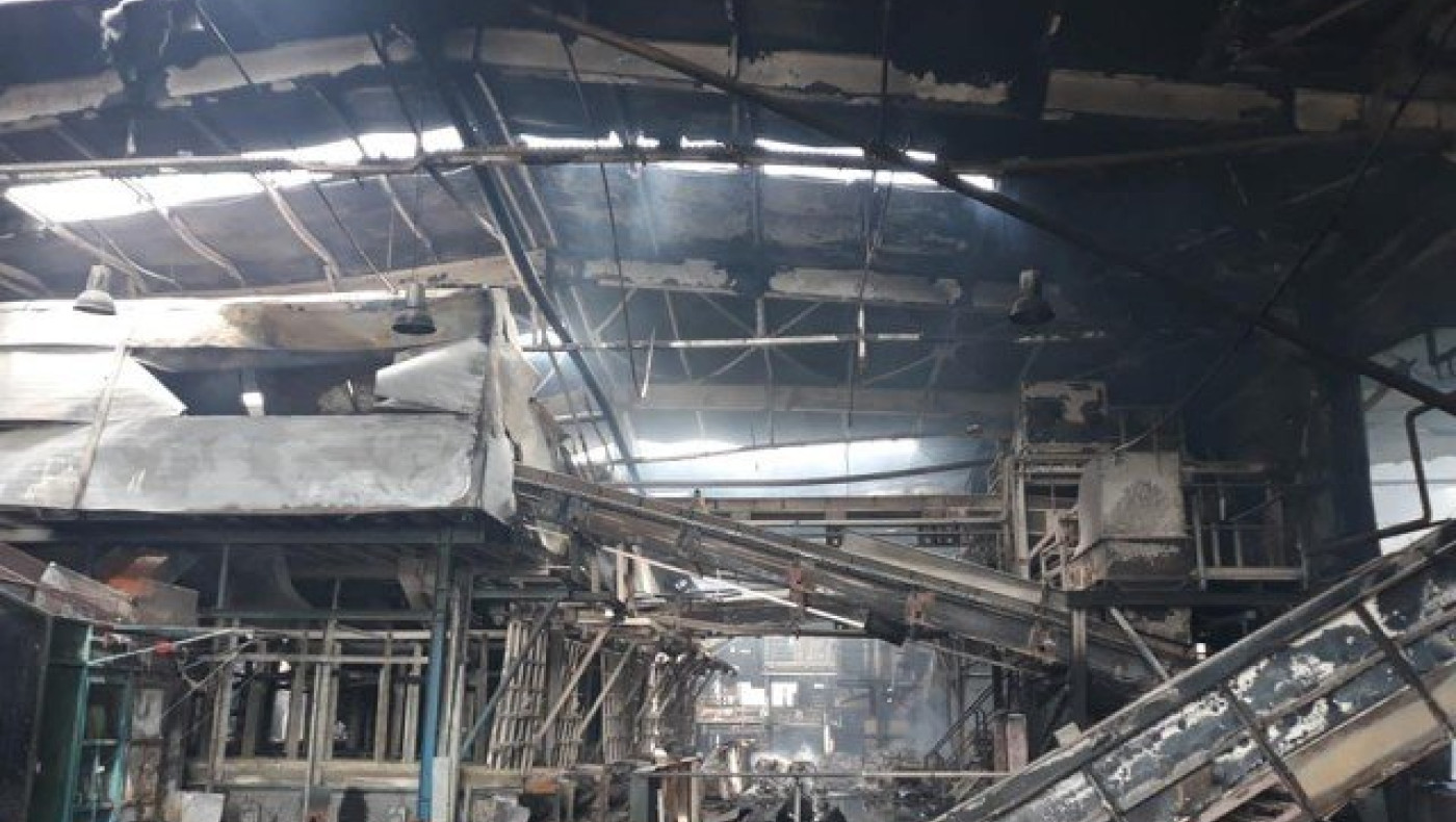 Θεσσαλονίκη: Εικόνες καταστροφής στο εργοστάσιο της Σίνδου