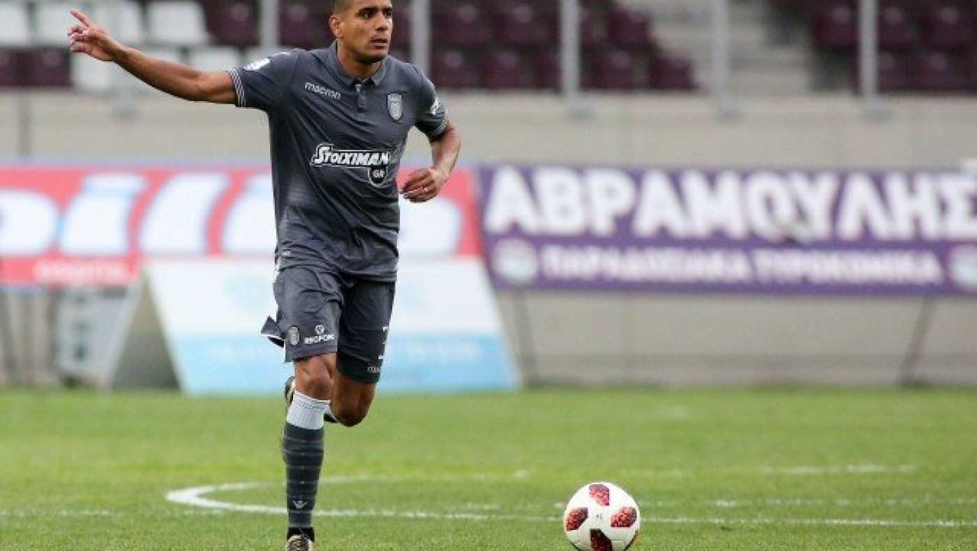 Ό,τι δεν                φθάνουν, το κάνουν κρεμαστάρι!