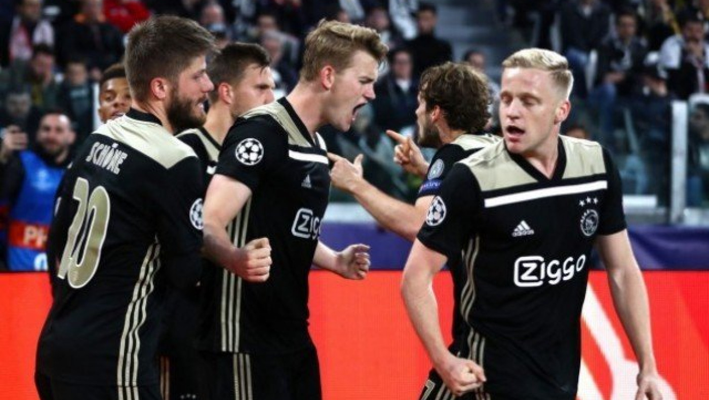 Η ΟΜΑΔΑΡΑ του Άγιαξ νίκησε                        τον… Ρονάλντο (vid)