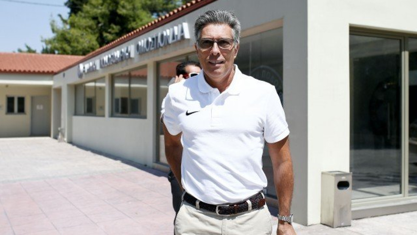 Απίστευτο... ρεζιλίκι  με             αυτογελοιοποίηση